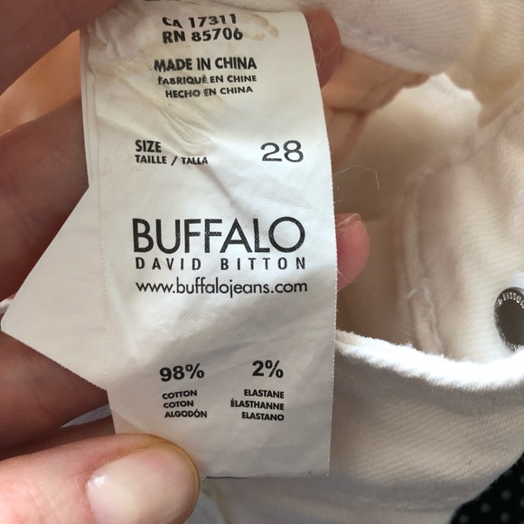 Size 28 White Straight Leg Jeans - Picture 2 of 4